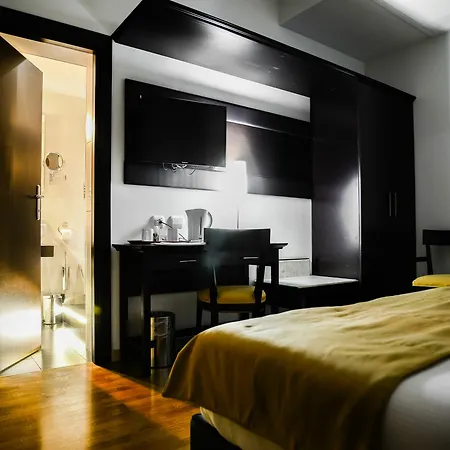 At Forty-one 3*