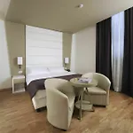 Hotel At Forty-one 4*